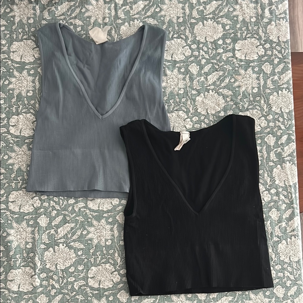 NIKIBIKI Cropped Ribbed Tanks